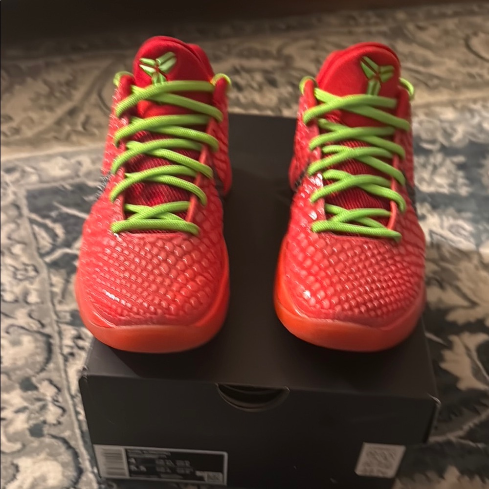 Like New size 4 -Nike Kobe Zoom VI Protro - Kobe 6 - Reverse Grinch